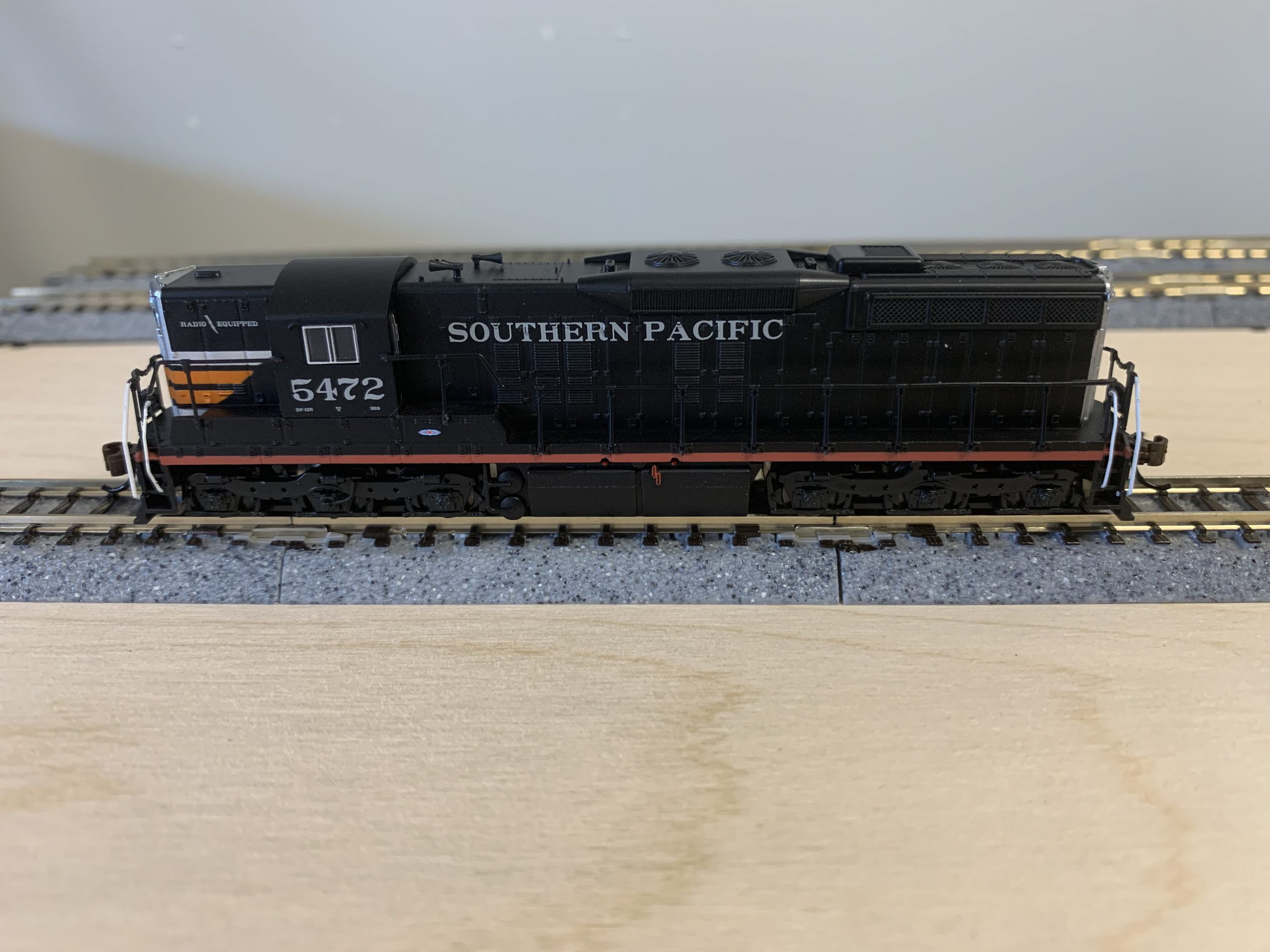 SP-EMD-SD9-Black-Widow